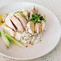 Tiong Bahru Hainanese Boneless Chicken Rice food