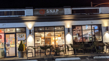 Snap Custom Pizza food