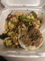 Lil Thai House food