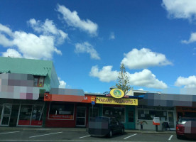 Takaro Takeaways outside