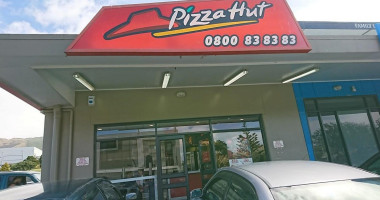 Domino's Pizza Porirua outside