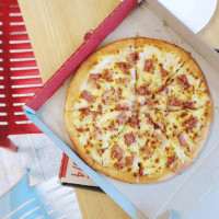 Pizza Hut Kelston food