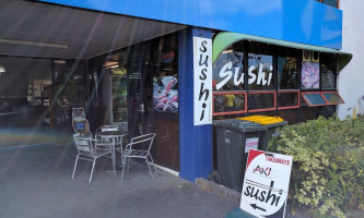 Aki Sushi inside