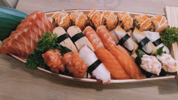 Sushi Xien food