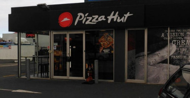 Pizza Hut Dunedin South food