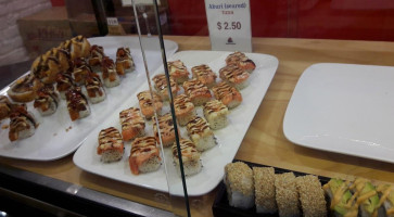 Sushi Maru food