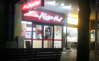 Pizza Hut Johnsonville outside