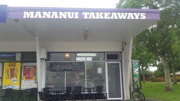 Mananui Burger inside