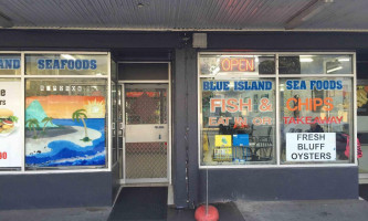 Blue Island Seafoods inside