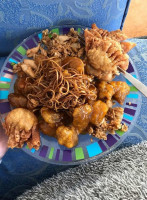 Al's Roast And Qiao's Chinese Takeaways food