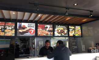 Pizza Hut Dunedin North food