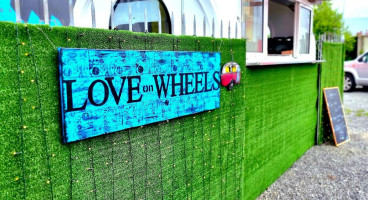 Love On Wheels food