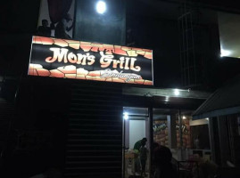 Mon's Grill Sindangan inside