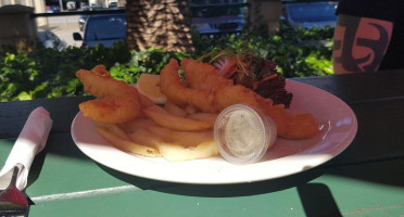 Silver Sands Tavern food