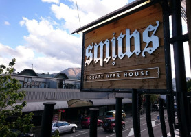 Smiths Craft Beer House food