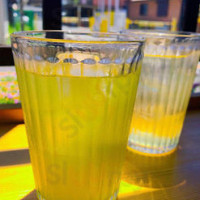 Zì Jiā Bèi Jiān Jiā Bèi Dòu の Dòu Yī＆サントス Cafe inside