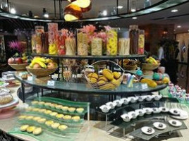 D'maris Premier Buffet An Phu food