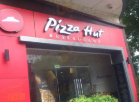 Pizza Hut food