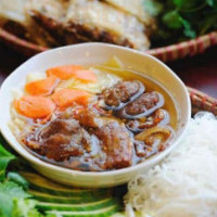 Gà Nướng Phi Long food