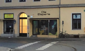 Die Eisperle Conrad outside