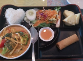 Chow Thai food