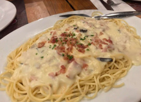 Shakey's food