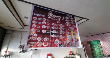 Berry's Kitchenette food