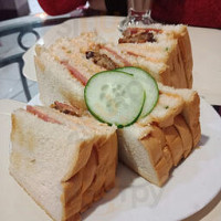 Melan’s Cafe food