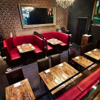 -roque Grill inside