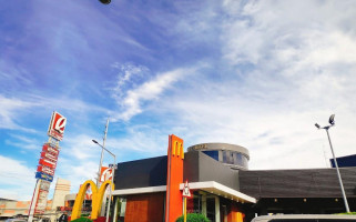 Mcdonald's Lipa Ayala food