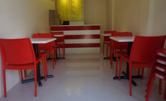 Lanz Pizza Babag Branch inside