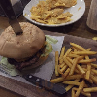 Big Tom's Burgers food