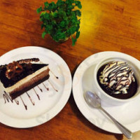 Tazza Cafe And Patisserie, Lahug food