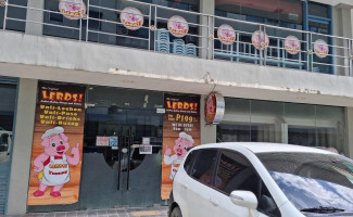 Lerds Lechon Appleton Branch outside