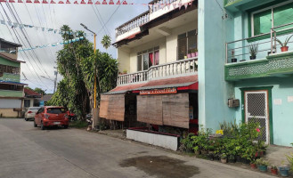 Glory's Food Hub Siomai Sa Isla outside