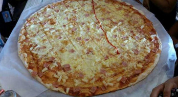 Calda Pizza Cebu Mepz 2 food