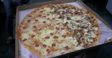 Calda Pizza Cebu Mepz 2 food