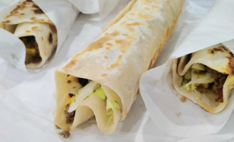 Athef Hasan Shawarma House food