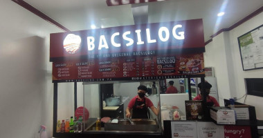 Ate Rica's Bacsilog outside