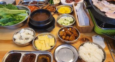 Goryeo Unlimited Samgyeopsal food