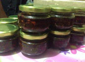 Kuya Jimboy's Chilli Sauce food