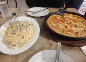 Pizza Hut Vista Mall Las Piñas food