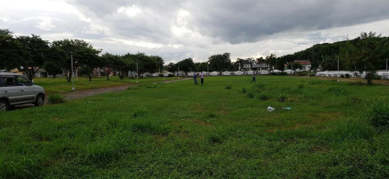 Kainan Sa Park outside