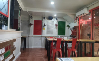 Pomodoro Pizza Makati inside