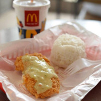 Wendy's Edsa, Boni food