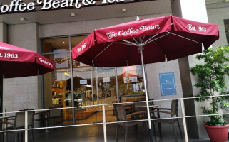 The Coffee Bean Tea Leaf outside