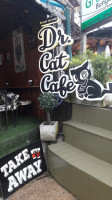 Dr. Cat Cafe inside