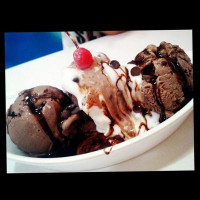 Big Scoop Ice Cream Haus Vertex One, San Lazaro food