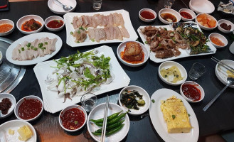 Goong Korean food