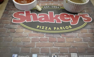 Shakeys Abad Santos food